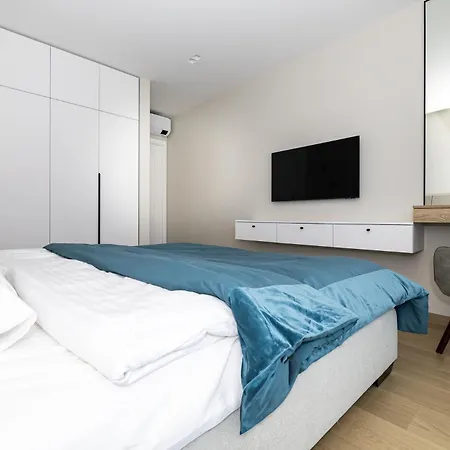 Cohost I New 3bd House With Terrace Apartment