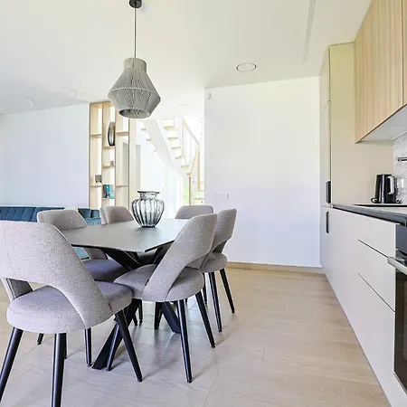Apartment Cohost I New 3bd House With Terrace *